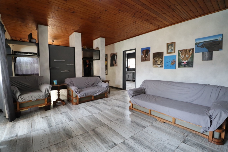 5 Bedroom Property for Sale in Kabega Park Eastern Cape